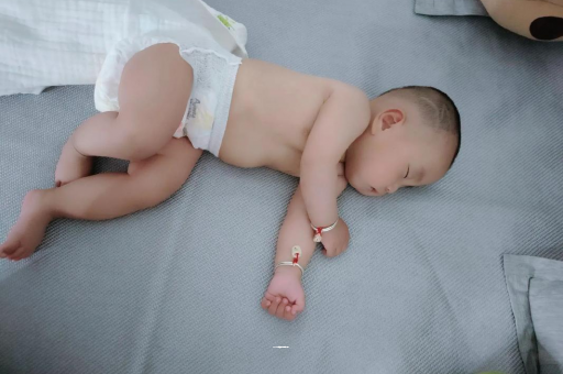 孝感孕妇显怀早的原因
